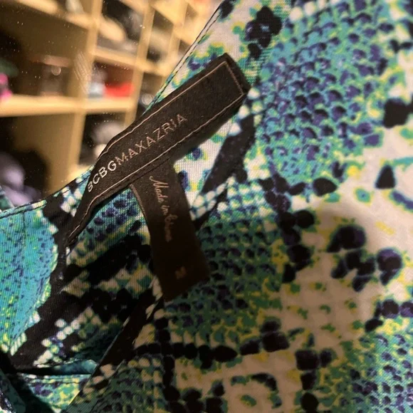 BCBG summer dress, stretchy, comfortable, deep V front, back cut outs - Picture 4 of 9